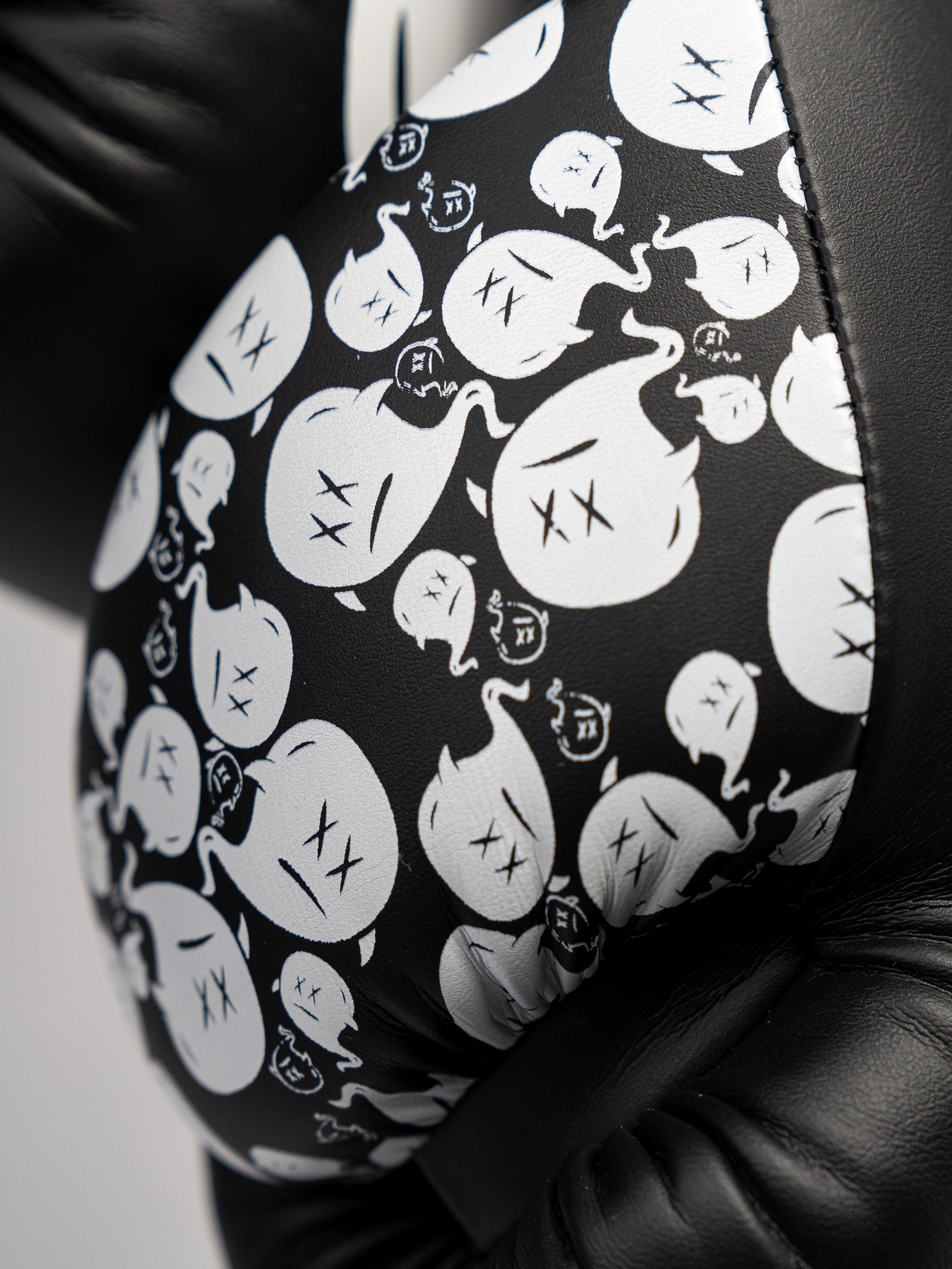 Black and White GH05T Gloves