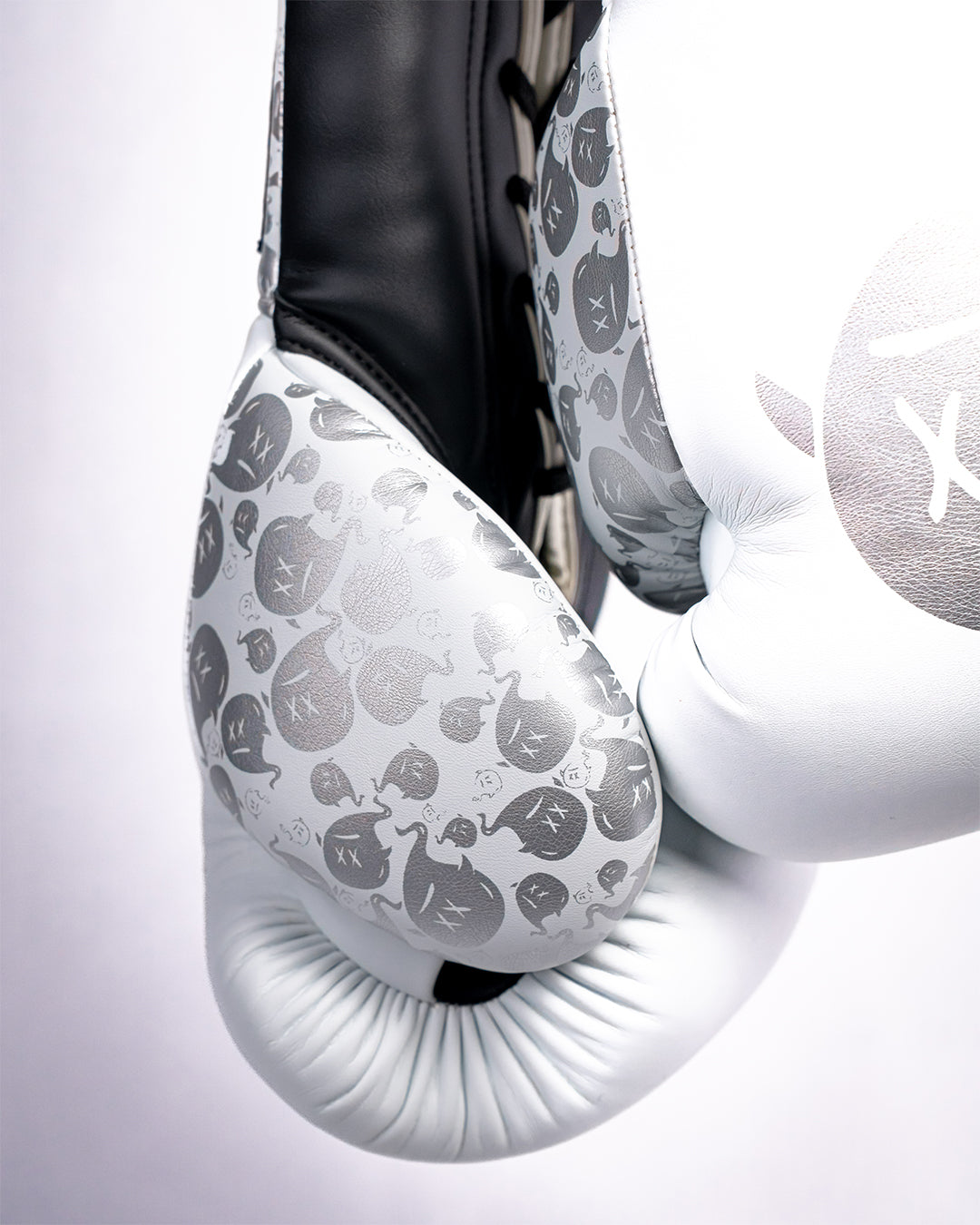 White GH05T Gloves